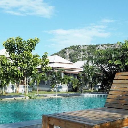 Kp Mountain Beach Pran Buri Bagian luar foto