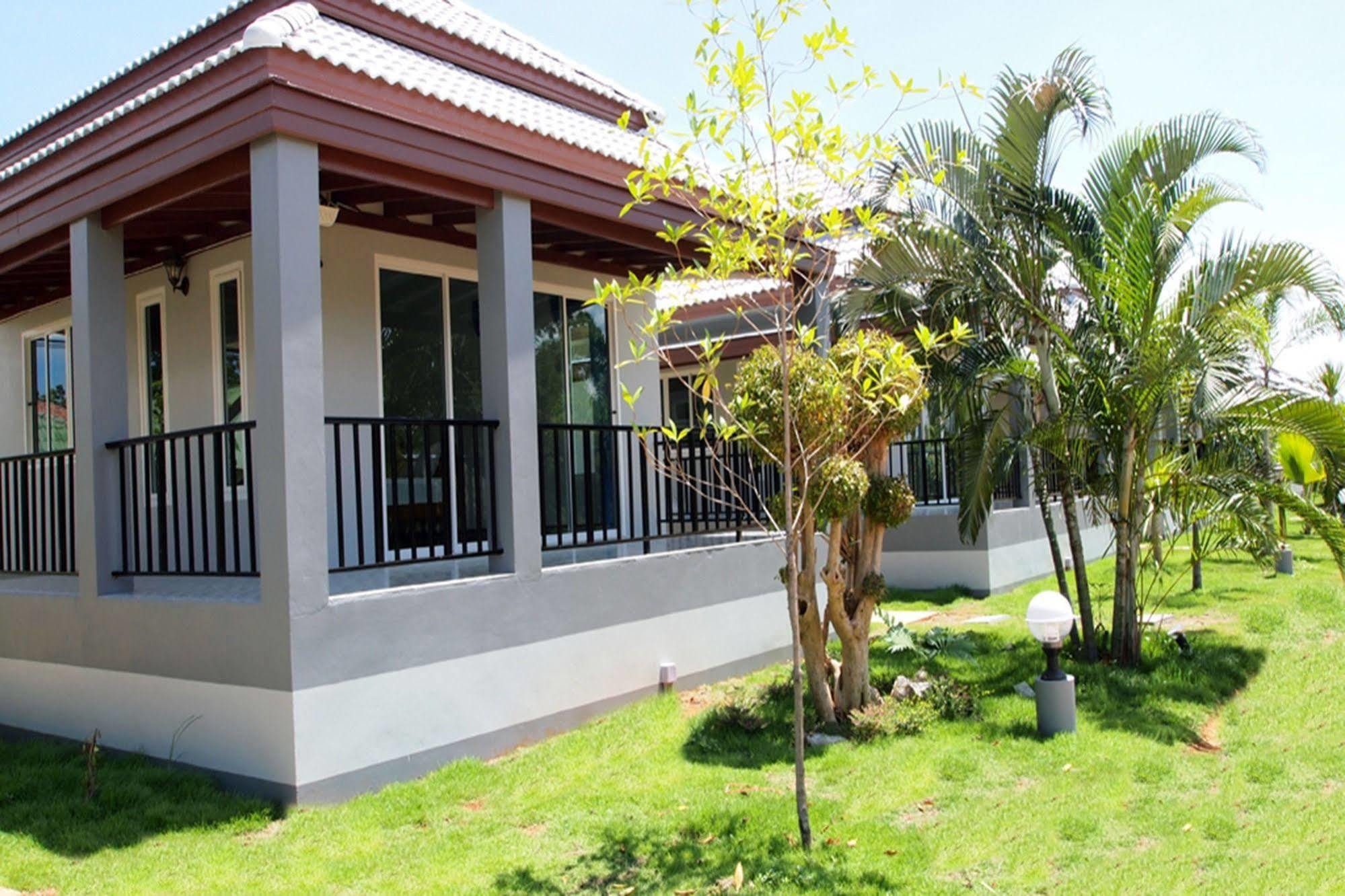 Kp Mountain Beach Pran Buri Bagian luar foto