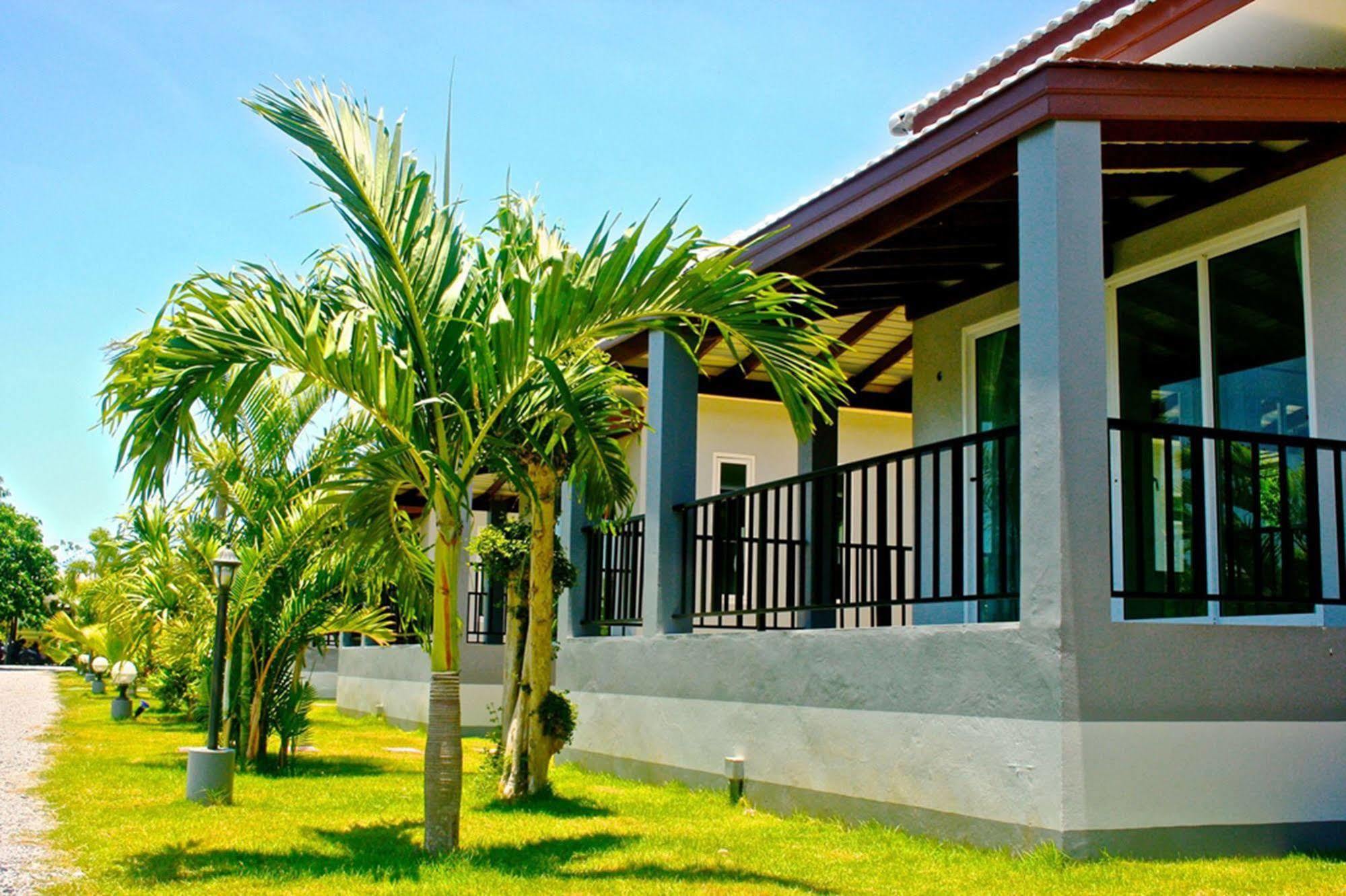 Kp Mountain Beach Pran Buri Bagian luar foto