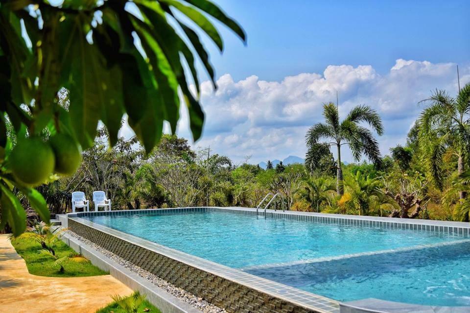 Kp Mountain Beach Pran Buri Bagian luar foto